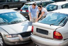Cosa fare in caso di incidente in un parcheggio?