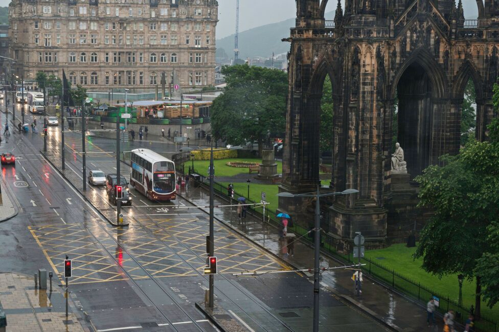 Edimburgo riduce la velocità in città e diminuisce significativamente gli incidenti
